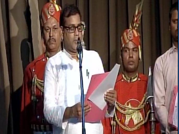 Bihar govt oath taking ceremony | बिहारमध्ये जदयू-भाजपा-एलजेपीच्या आमदारांनी घेतली मंत्रिपदाची शपथ